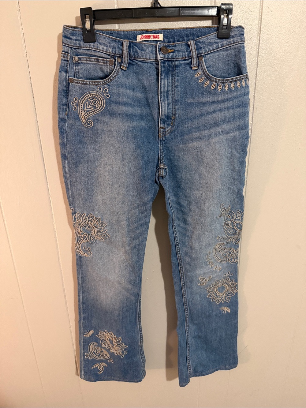Johnny Was Embroidered Straight-Leg Jeans in Light Blue